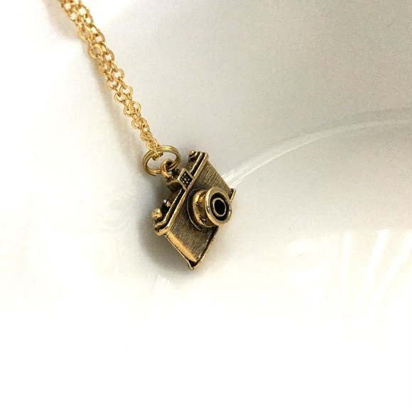 Miniature Camera Old Fashioned Old School Film Camera Photography Charm Necklace - Picture 8 of 10